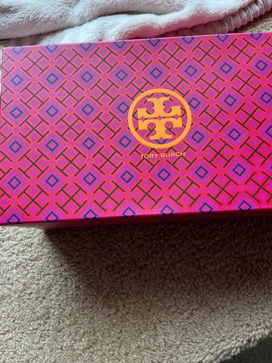 Tory Burch Miller Patent Sandals in Sand NIB - Picture 12 of 13